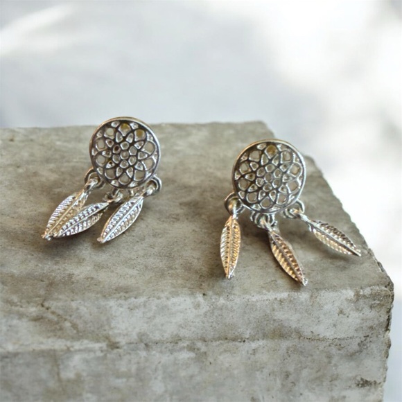Jewelry - Silver Dreamcatcher Earrings
